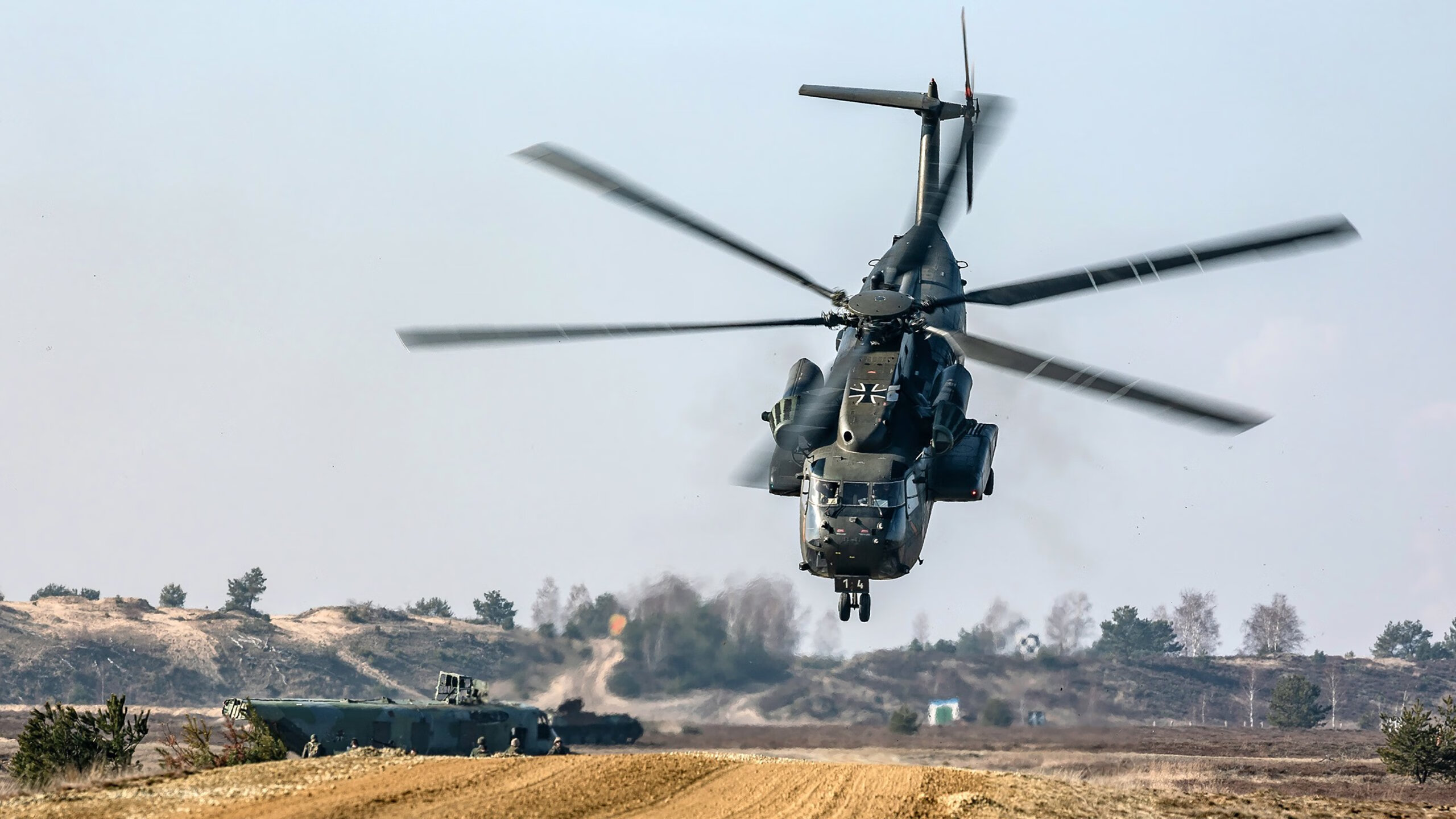 团队协作冠军,车队配合成就佳绩,车队团结力量大